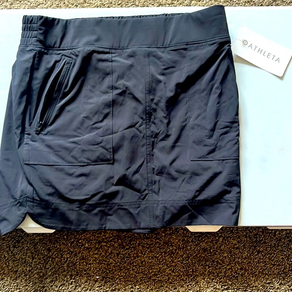 Athleta Pants - NTW women’s athleta, Chelsea cargo skort size 10